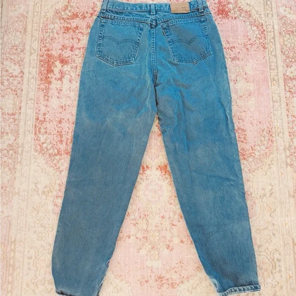 Levi’s 900, Men’s Vintage High-Waisted Blue Jeans - Picture 2 of 3